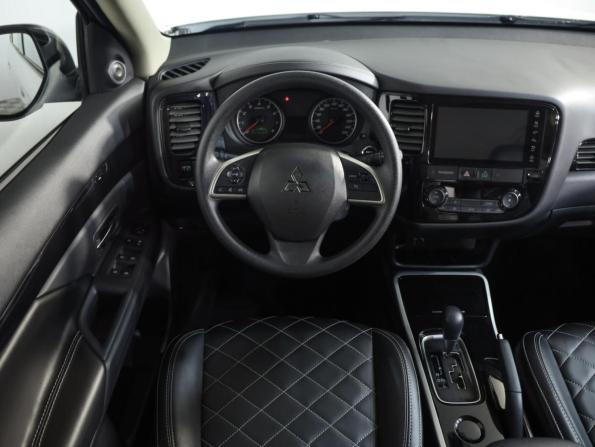 Mitsubishi Outlander III Рестайлинг 3 с пробегом 2022 года, цена 2 649 000 рублей, 4547 км, внедорожник, Автокод Объявления
