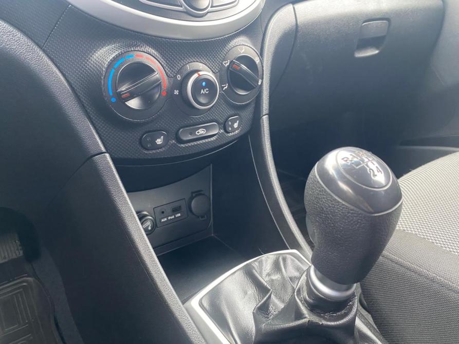 Hyundai Solaris I Великий Новгород  - изображение 13