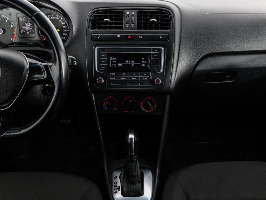 Volkswagen Polo V Рестайлинг Санкт-Петербург  - изображение 11