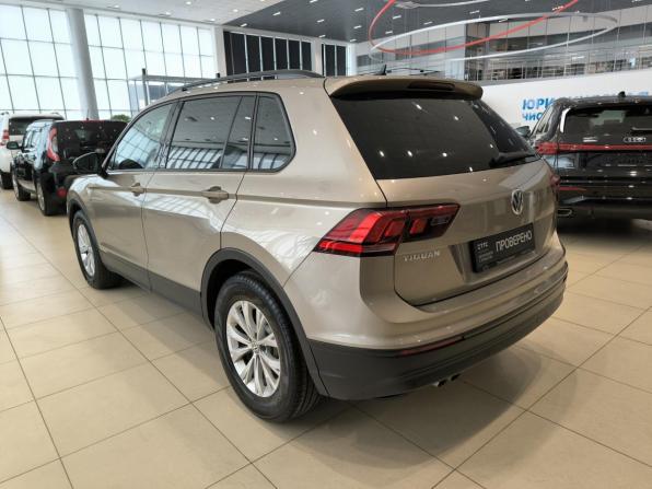 Volkswagen Tiguan II с пробегом 2019 года, цена 1 880 000 рублей, 142000 км, внедорожник, Автокод Объявления