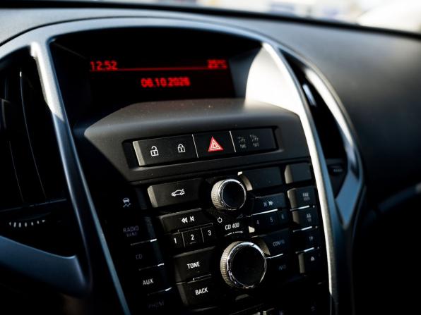 Opel Astra J Рестайлинг с пробегом 2013 года, цена 860 000 рублей, 253495 км, седан, Автокод Объявления
