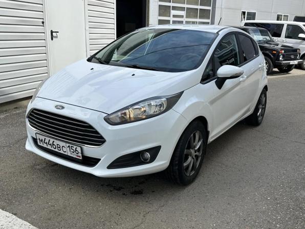 Ford Fiesta Mk6 Рестайлинг с пробегом 2018 года, цена 960 000 рублей, 90700 км, хэтчбек, Автокод Объявления