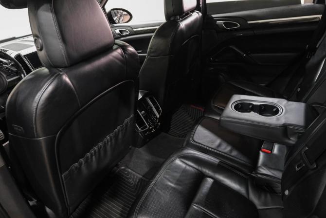 Porsche Cayenne II (958) с пробегом 2011 года, цена 2 629 000 рублей, 230000 км, внедорожник, Автокод Объявления