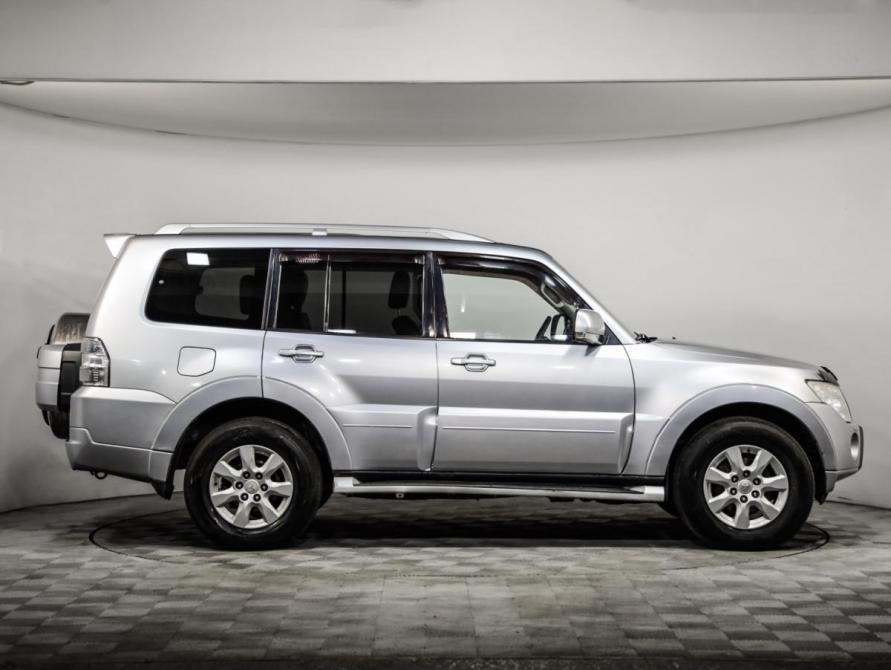 Mitsubishi Pajero IV Рестайлинг 1 Санкт-Петербург  - изображение 4