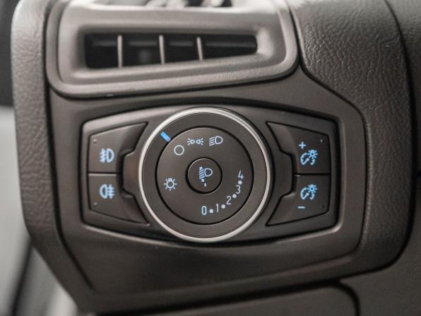 Ford Focus III Рестайлинг с пробегом 2018 года, цена 999 000 рублей, 93572 км, хэтчбек, Автокод Объявления
