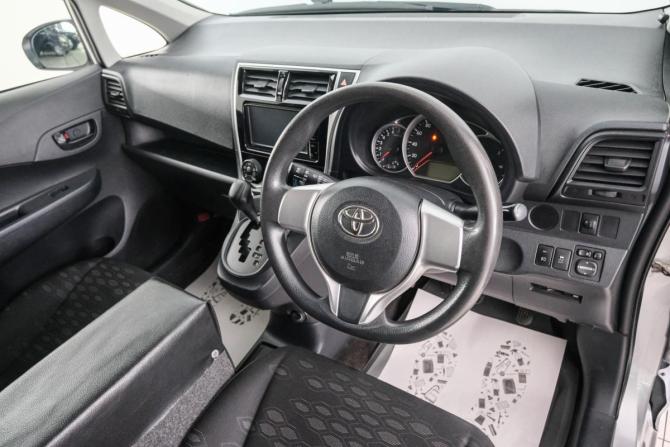 Toyota Ractis II с пробегом 2015 года, цена 859 000 рублей, 205000 км, хэтчбек, Автокод Объявления