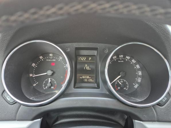 Skoda Yeti I с пробегом 2013 года, цена 998 000 рублей, 136128 км, внедорожник, Автокод Объявления