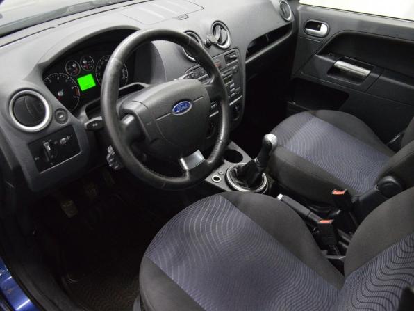 Ford Fusion I Рестайлинг с пробегом 2006 года, цена 415 000 рублей, 170073 км, хэтчбек, Автокод Объявления