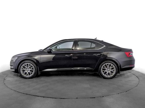 Skoda Superb III Рестайлинг с пробегом 2022 года, цена 3 330 000 рублей, 73321 км, лифтбек, Автокод Объявления