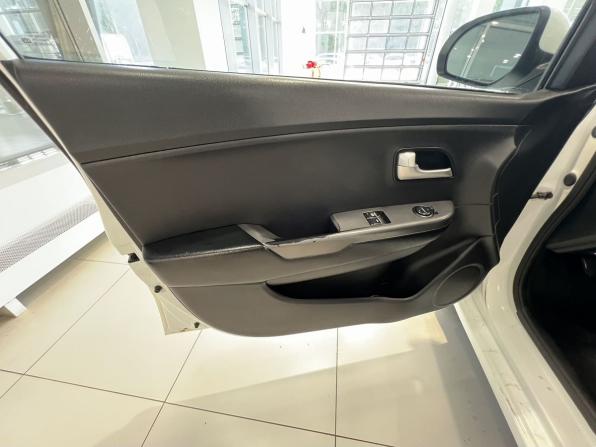 Kia Rio III Рестайлинг с пробегом 2016 года, цена 447 000 рублей, 285000 км, седан, Автокод Объявления