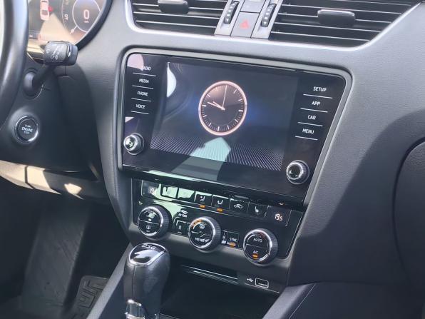 Skoda Octavia III (A7) Рестайлинг с пробегом 2019 года, цена 2 439 000 рублей, 80600 км, лифтбек, Автокод Объявления