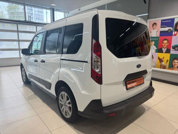 Ford Tourneo Connect II Рестайлинг с пробегом 2020 года, цена 1 999 000 рублей, 143000 км, компактвэн, Автокод Объявления