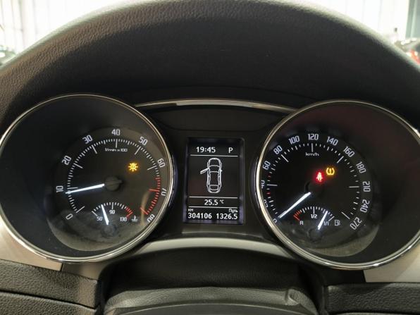 Skoda Superb II Рестайлинг с пробегом 2013 года, цена 750 000 рублей, 304094 км, лифтбек, Автокод Объявления