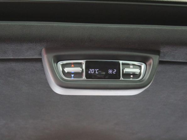 Mercedes-Benz V-Класс III (W447) Рестайлинг 2 с пробегом 2024 года, цена 11 300 000 рублей, 34484 км, минивэн, Автокод Объявления