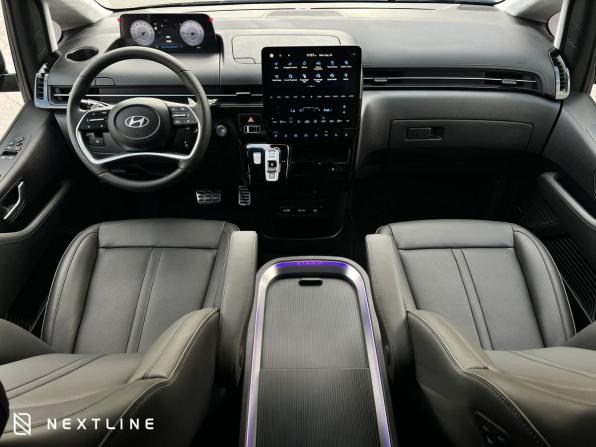 Новый Hyundai Staria I 2024 года, цена 10 390 000 рублей, минивэн, Автокод Объявления