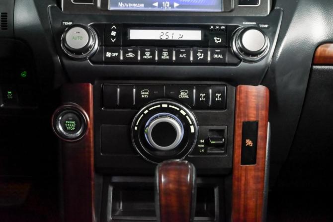Toyota Land Cruiser Prado 150 Series Рестайлинг 1 с пробегом 2014 года, цена 4 500 000 рублей, 130118 км, внедорожник, Автокод Объявления