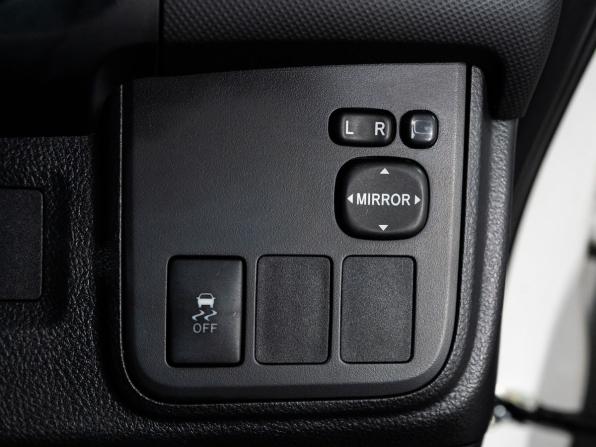 Toyota Wish II с пробегом 2012 года, цена 1 325 000 рублей, 200712 км, минивэн, Автокод Объявления