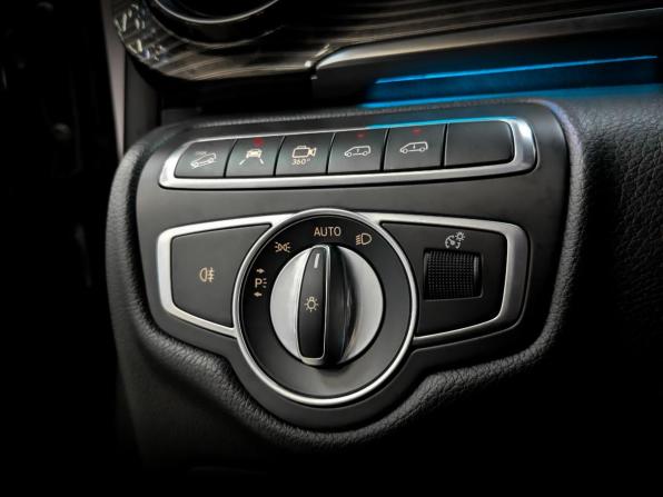 Mercedes-Benz V-Класс III (W447) Рестайлинг с пробегом 2020 года, цена 5 950 000 рублей, 115904 км, минивэн, Автокод Объявления