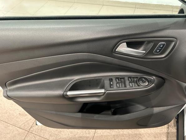 Ford Kuga II Рестайлинг с пробегом 2018 года, цена 1 699 000 рублей, 126832 км, внедорожник, Автокод Объявления