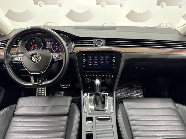Volkswagen Passat B8 с пробегом 2019 года, цена 1 900 000 рублей, 122516 км, седан, Автокод Объявления