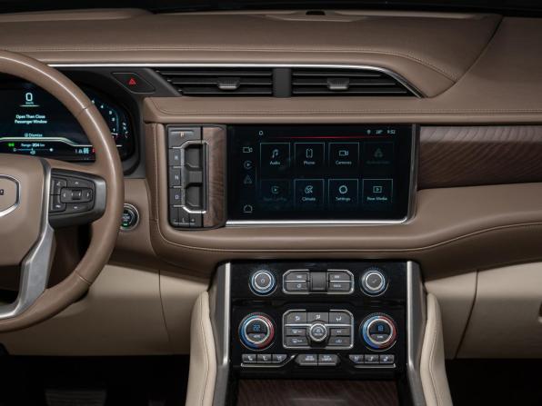 GMC Yukon V с пробегом 2023 года, цена 9 650 000 рублей, 76134 км, внедорожник, Автокод Объявления
