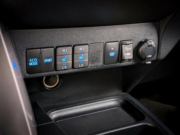 Toyota RAV4 IV (XA40) Рестайлинг с пробегом 2015 года, цена 2 399 500 рублей, 160000 км, внедорожник, Автокод Объявления