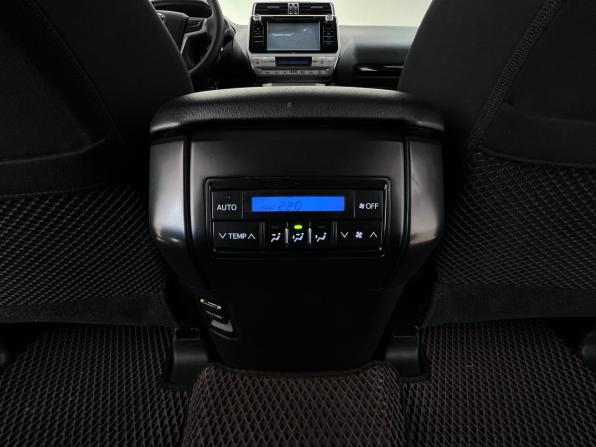 Toyota Land Cruiser Prado 150 Series Рестайлинг 2 с пробегом 2019 года, цена 4 950 000 рублей, 104000 км, внедорожник, Автокод Объявления