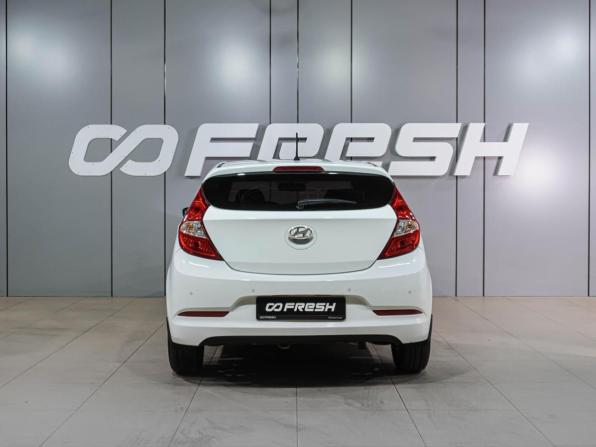 Hyundai Solaris I Рестайлинг с пробегом 2016 года, цена 954 000 рублей, 156075 км, хэтчбек, Автокод Объявления