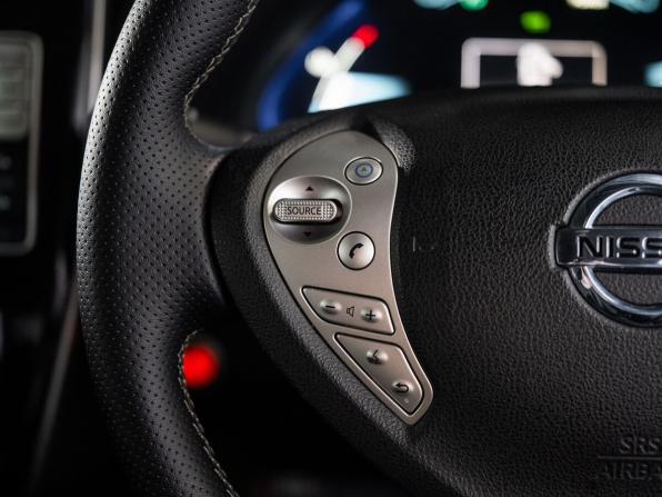 Nissan Leaf I (ZE0/AZE0) с пробегом 2014 года, цена 865 000 рублей, 77727 км, хэтчбек, Автокод Объявления