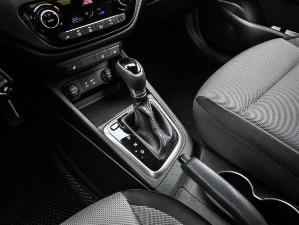 Hyundai Solaris II с пробегом 2017 года, цена 1 399 000 рублей, 85147 км, седан, Автокод Объявления
