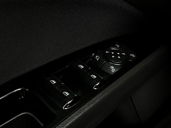 Ford Mondeo V с пробегом 2019 года, цена 1 763 700 рублей, 121530 км, седан, Автокод Объявления