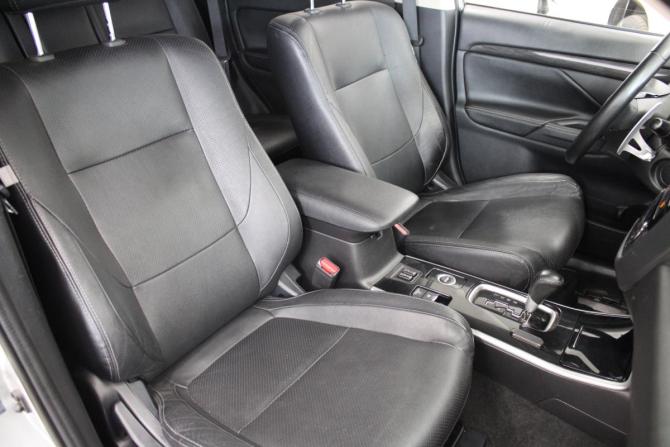 Mitsubishi Outlander III Рестайлинг 2 с пробегом 2017 года, цена 2 119 000 рублей, 155000 км, внедорожник, Автокод Объявления