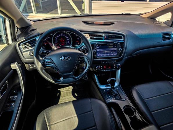 Kia Ceed II Рестайлинг с пробегом 2018 года, цена 1 357 000 рублей, 86000 км, хэтчбек, Автокод Объявления