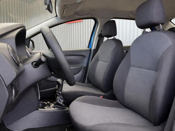 Renault Logan II с пробегом 2015 года, цена 647 000 рублей, 151229 км, седан, Автокод Объявления