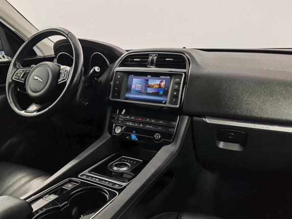 Jaguar F-Pace I с пробегом 2017 года, цена 2 399 000 рублей, 136442 км, внедорожник, Автокод Объявления