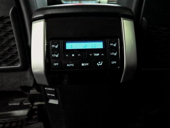 Toyota Land Cruiser Prado 150 Series Рестайлинг 2 с пробегом 2019 года, цена 5 500 000 рублей, 187287 км, внедорожник, Автокод Объявления