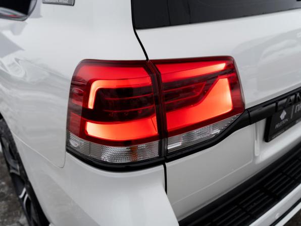 Toyota Land Cruiser 200 Series Рестайлинг 2 с пробегом 2017 года, цена 5 900 000 рублей, 197309 км, внедорожник, Автокод Объявления