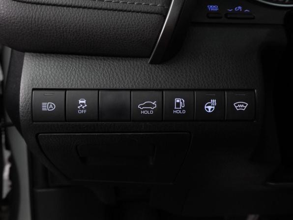Toyota Camry VIII (XV70) Рестайлинг с пробегом 2021 года, цена 2 389 000 рублей, 215229 км, седан, Автокод Объявления
