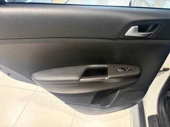 Kia Sportage IV Рестайлинг с пробегом 2018 года, цена 1 699 000 рублей, 179077 км, внедорожник, Автокод Объявления