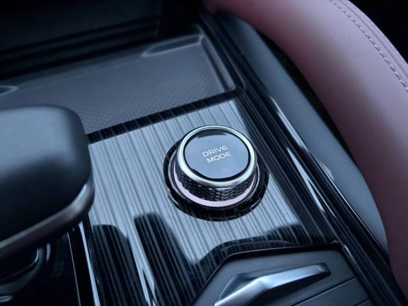 Geely Monjaro I с пробегом 2023 года, цена 3 395 000 рублей, 30000 км, внедорожник, Автокод Объявления