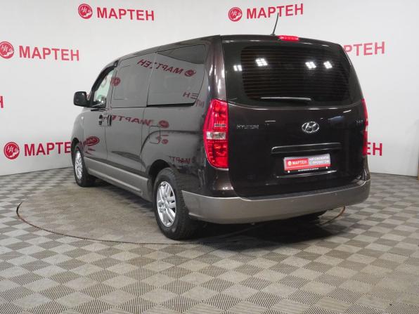 Hyundai H-1 II Рестайлинг с пробегом 2016 года, цена 2 398 000 рублей, 163997 км, минивэн, Автокод Объявления