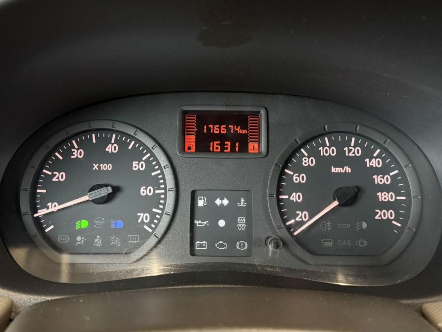 Renault Logan I Рестайлинг Псков  - изображение 14