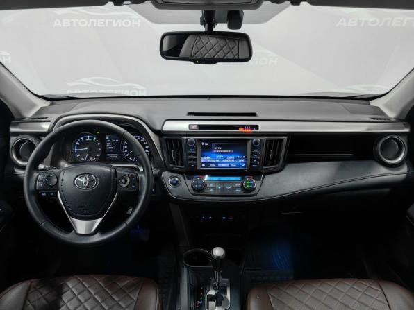 Toyota RAV4 IV (XA40) Рестайлинг с пробегом 2018 года, цена 2 650 000 рублей, 116702 км, внедорожник, Автокод Объявления