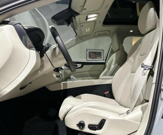 Volvo XC60 II Рестайлинг 2 с пробегом 2026 года, цена 7 800 000 рублей, 10 км, внедорожник, Автокод Объявления