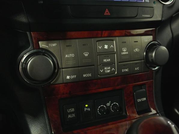 Toyota Highlander II (XU40) Рестайлинг с пробегом 2012 года, цена 1 840 000 рублей, 231571 км, внедорожник, Автокод Объявления