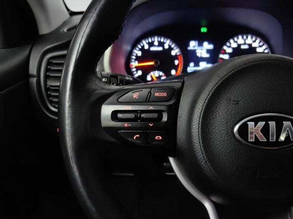 Kia Rio IV Рестайлинг с пробегом 2021 года, цена 1 780 000 рублей, 71000 км, хэтчбек, Автокод Объявления
