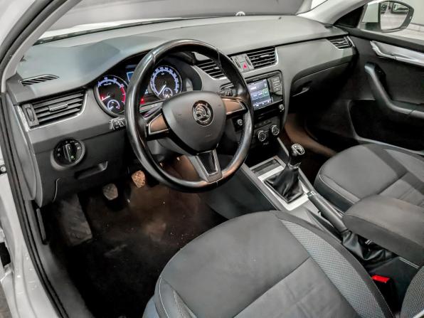 Skoda Octavia III (A7) Рестайлинг с пробегом 2019 года, цена 1 330 000 рублей, 168338 км, лифтбек, Автокод Объявления