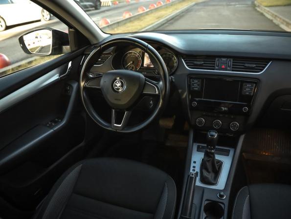Skoda Octavia III (A7) Рестайлинг с пробегом 2020 года, цена 2 379 000 рублей, 62088 км, лифтбек, Автокод Объявления