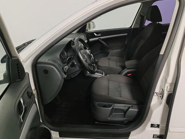 Skoda Octavia II (A5) Рестайлинг с пробегом 2013 года, цена 899 000 рублей, 157844 км, лифтбек, Автокод Объявления