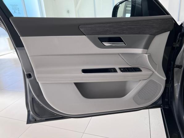 Jaguar XF II с пробегом 2017 года, цена 2 230 000 рублей, 95194 км, седан, Автокод Объявления